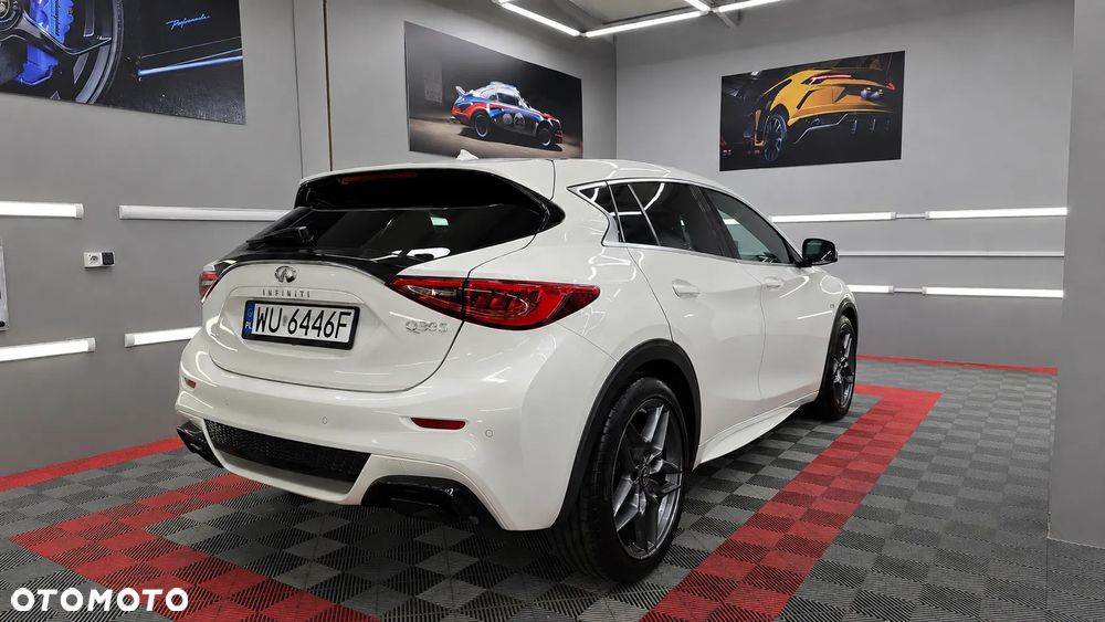Infiniti Q30 2.2d Premium Tech Gallery White AWD 7DCT - 4