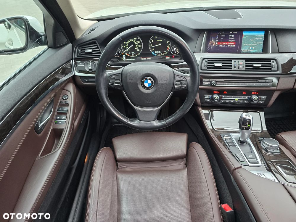 BMW Seria 5 535i xDrive Sport-Aut Luxury Line - 23