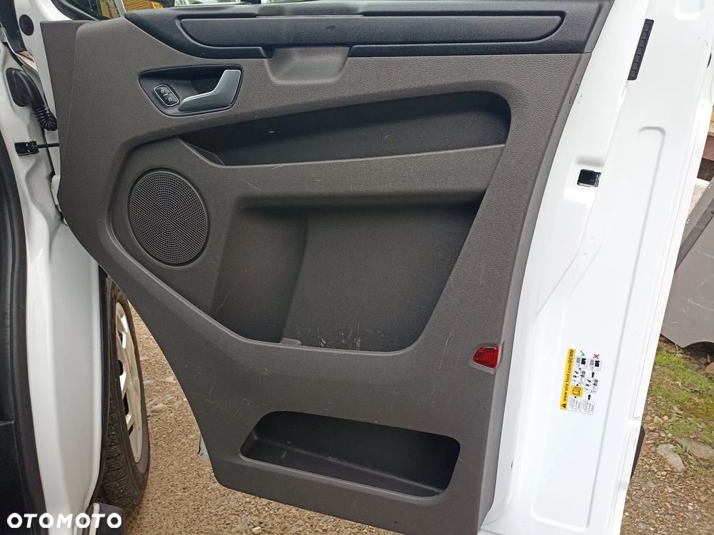 Ford TRANSIT CUSTOM - 18