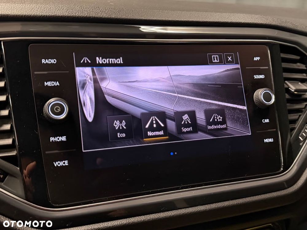 Volkswagen T-Roc 2.0 TDI SCR 4MOTION DSG Sport - 23