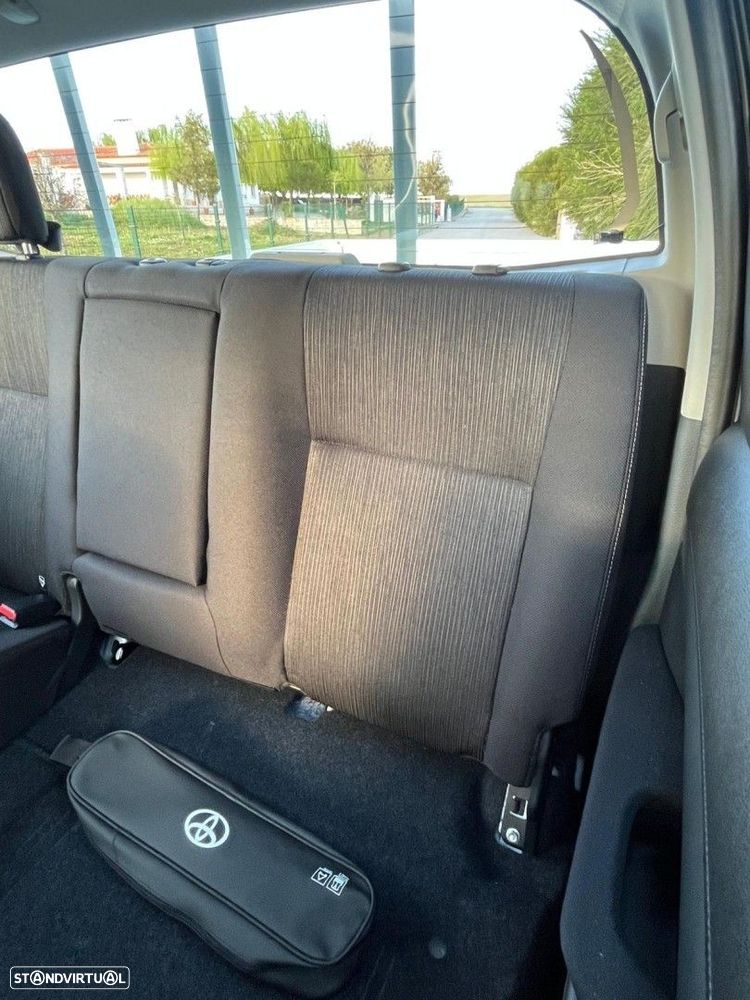 Toyota Hilux 2.4 D-4D 4WD CD CH Aut. - 50