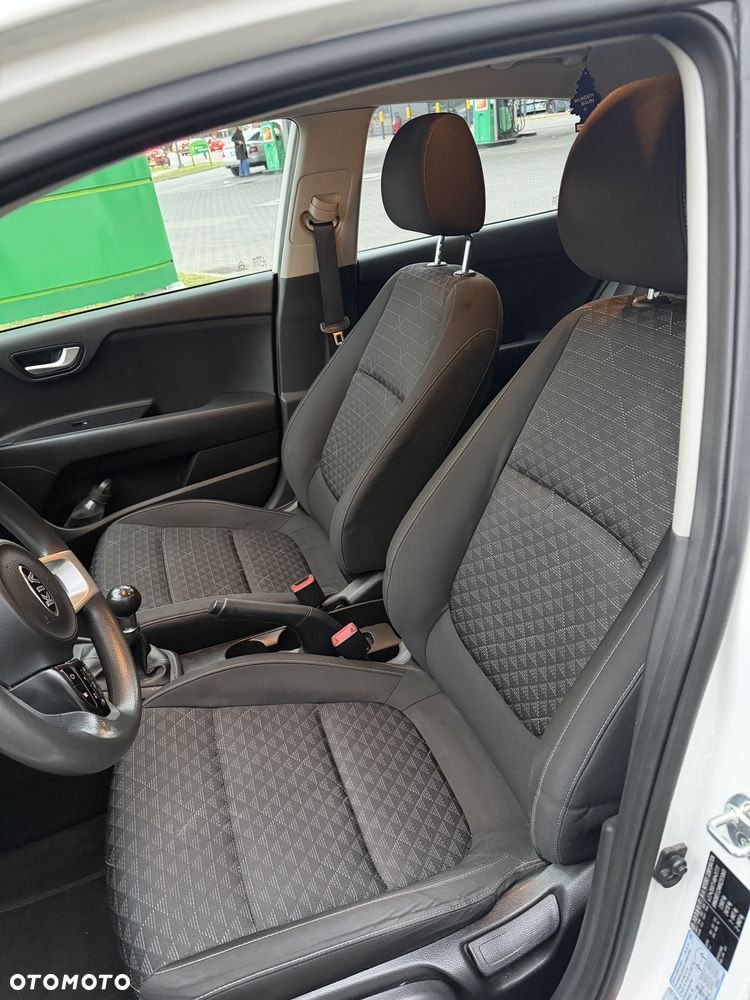 Kia Rio - 6