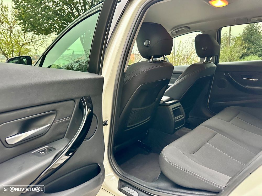 BMW 318 d Touring Auto Line Sport - 23