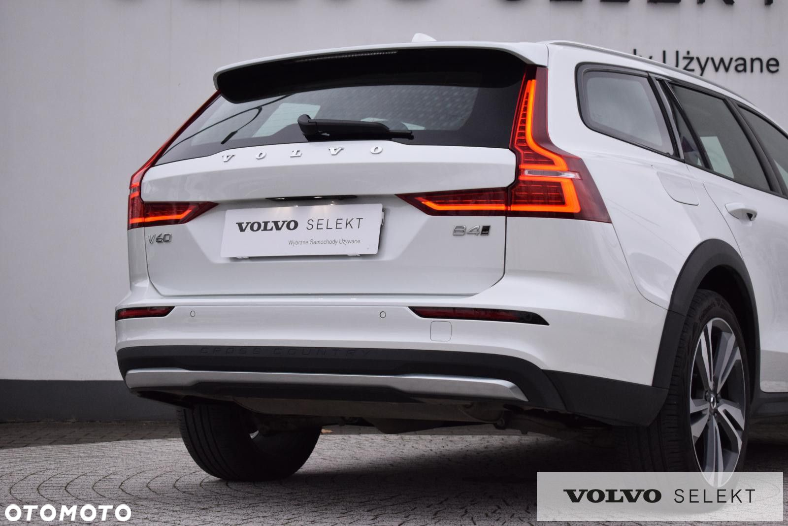 Volvo V60 Cross Country - 10
