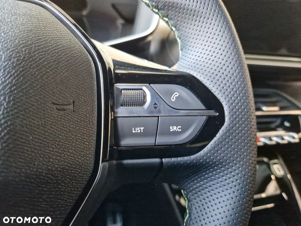 Peugeot 2008 PureTech mHEV GT E-DCS6 - 26