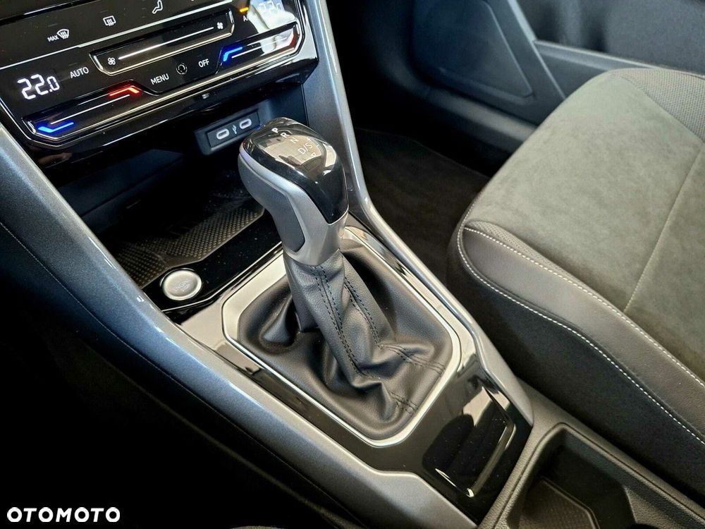 Volkswagen T-Roc - 16