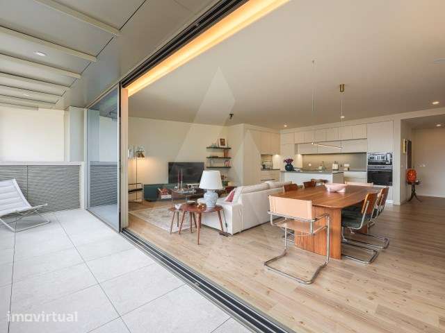 Apartamento T2 com lugar de garagem e varanda no centro de Aveiro - Grande imagem: 2/28