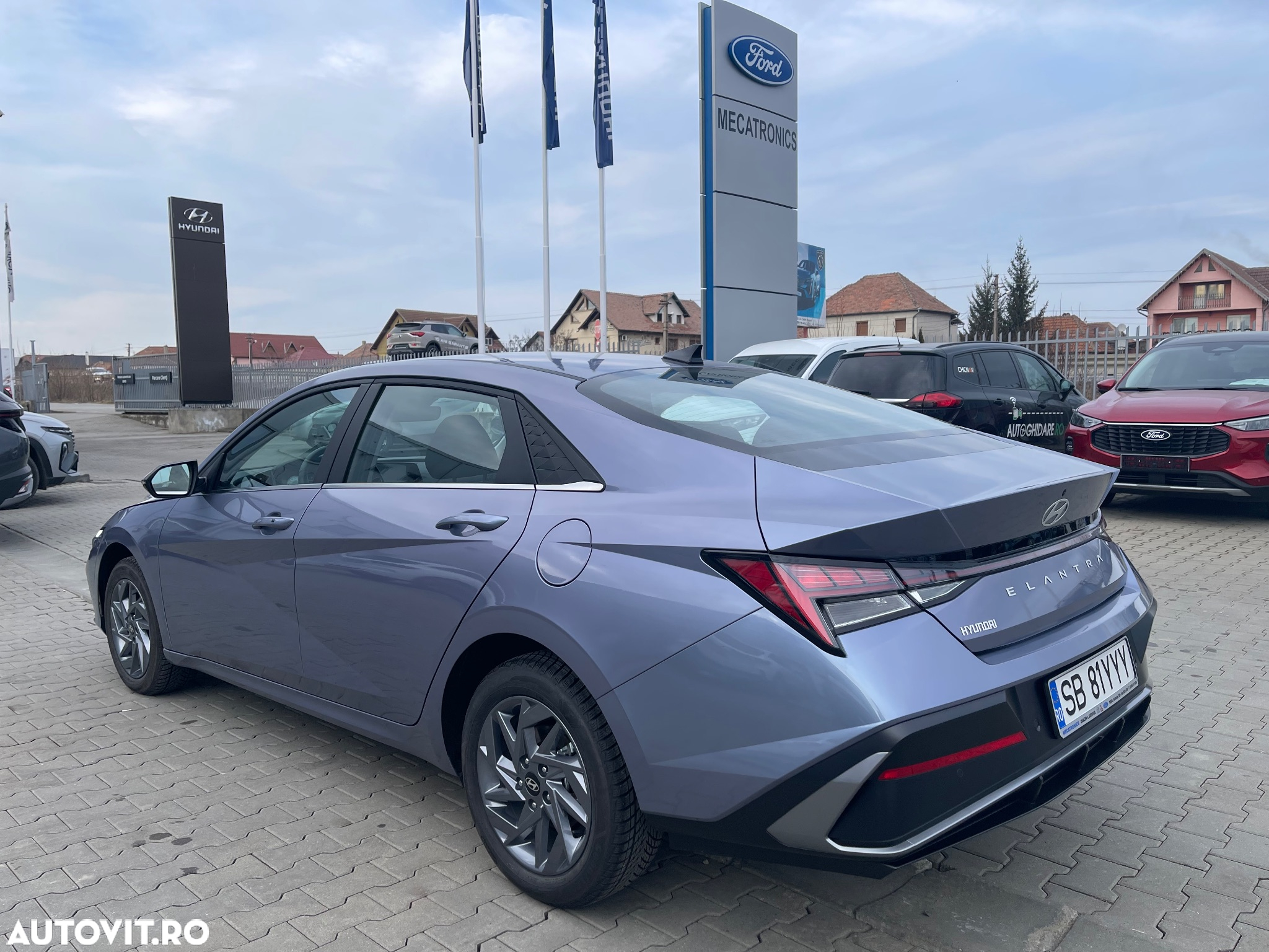 Hyundai Elantra 1.6 l 123 CP CVT Highway - 21