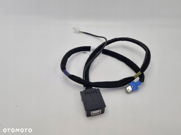 KIA Ceed 2021 WIĄZKA GNIAZDO USB W TUNELU Z PRZODU