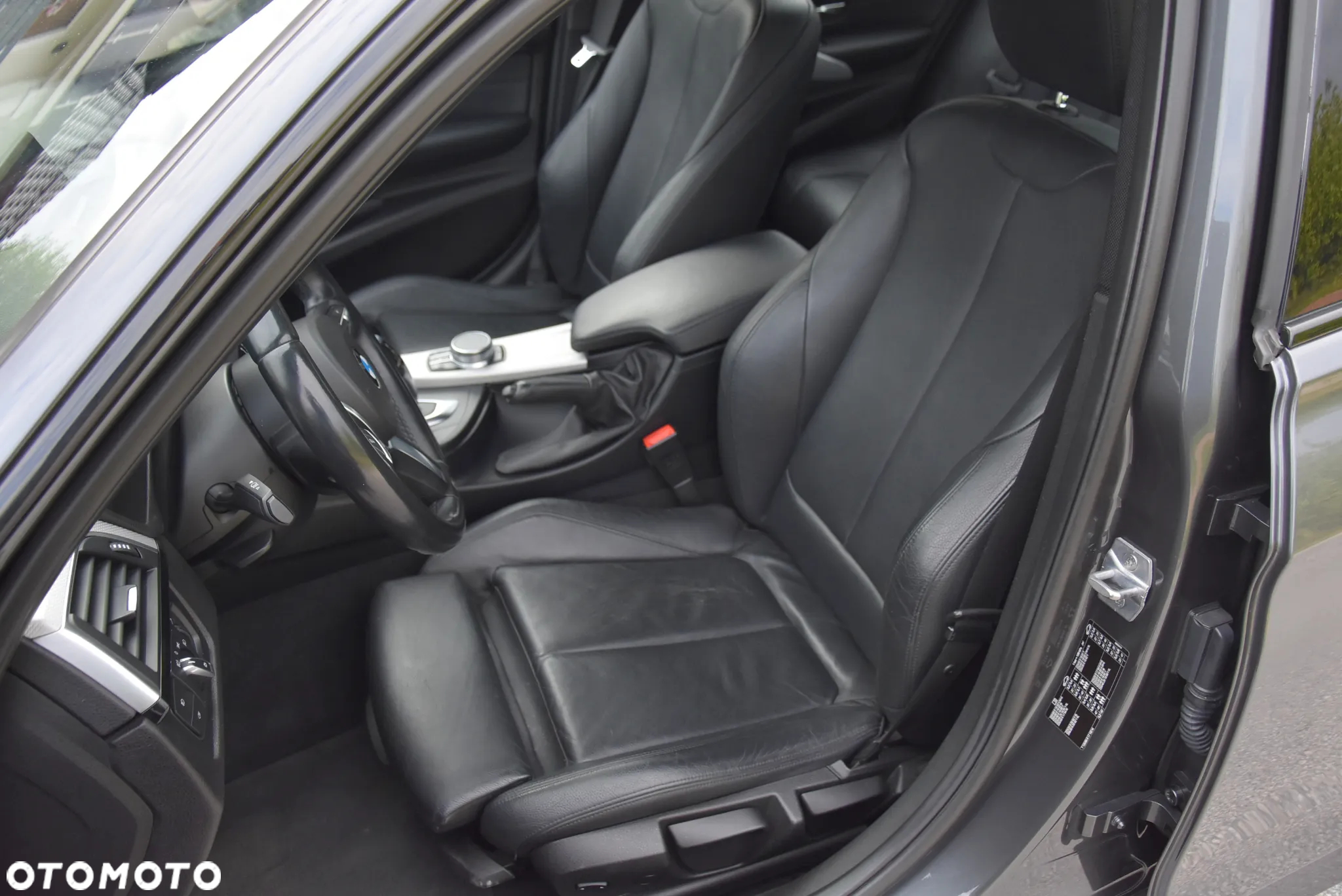 BMW Seria 3 320i Edition M Sport Shadow - 29