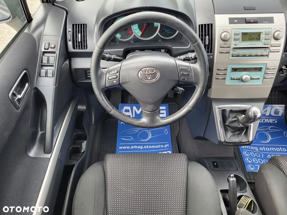 Toyota Corolla Verso 2.2 D-4D X 7os - 21