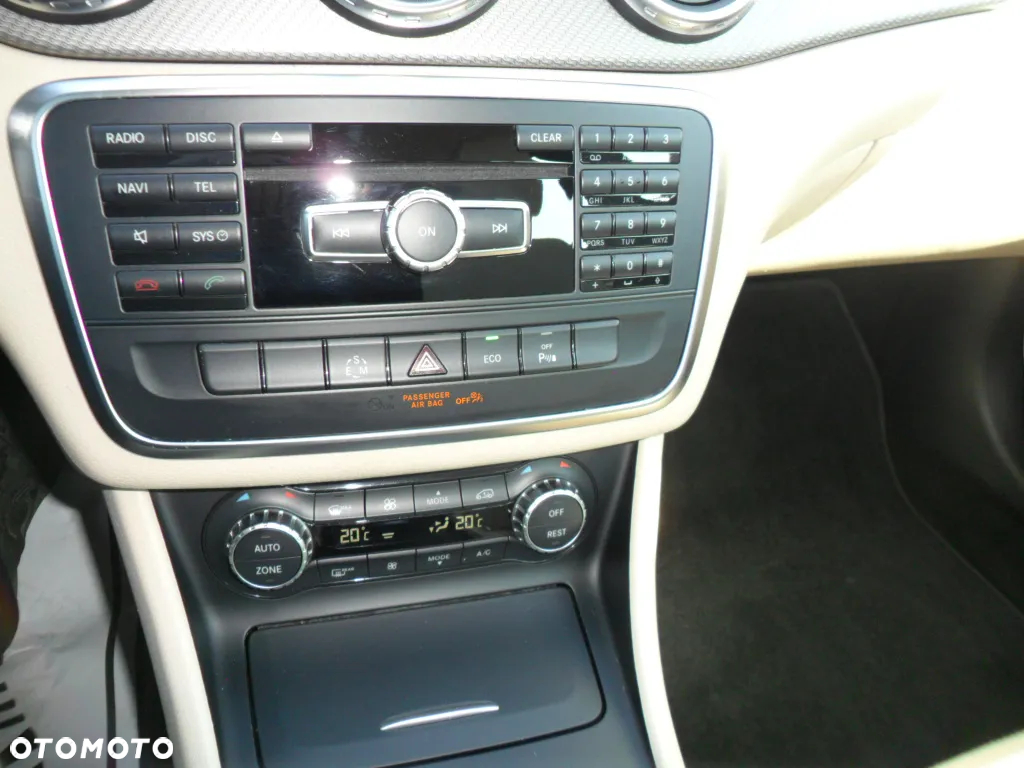 Mercedes-Benz GLA - 27
