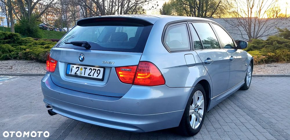 BMW Seria 3 318i Edition Exclusive - 16