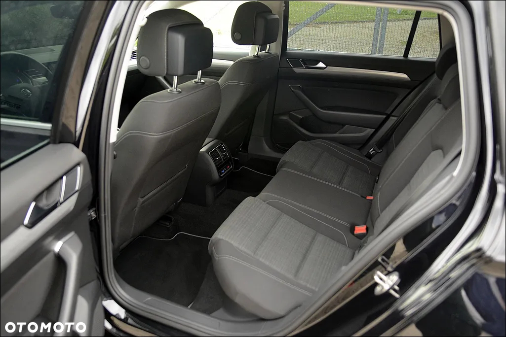 Volkswagen Passat Variant 2.0 TDI SCR DSG Comfortline - 21