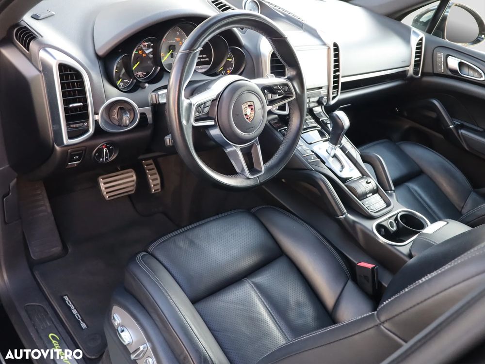 Porsche Cayenne Hybrid 3.0 L S E - 15