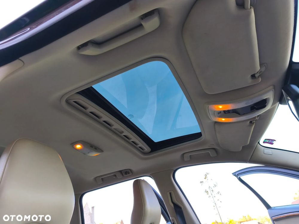 Volvo V70 D5 AWD Momentum - 25