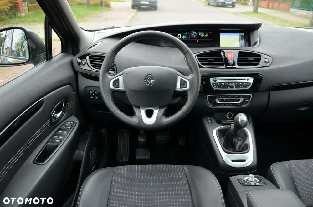 Renault Grand Scenic - 31