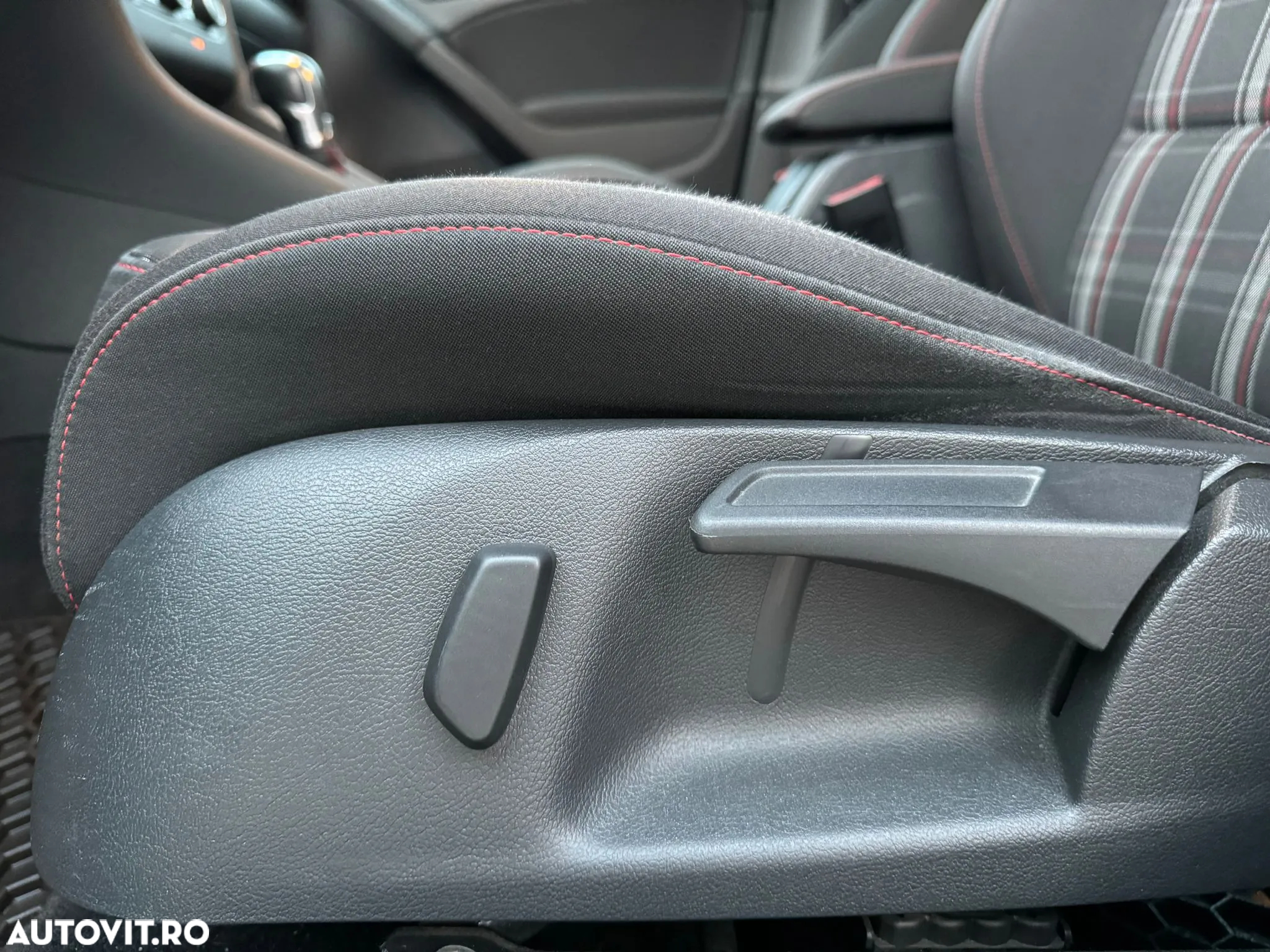 Volkswagen Golf 2.0 TSI GTI DSG - 14