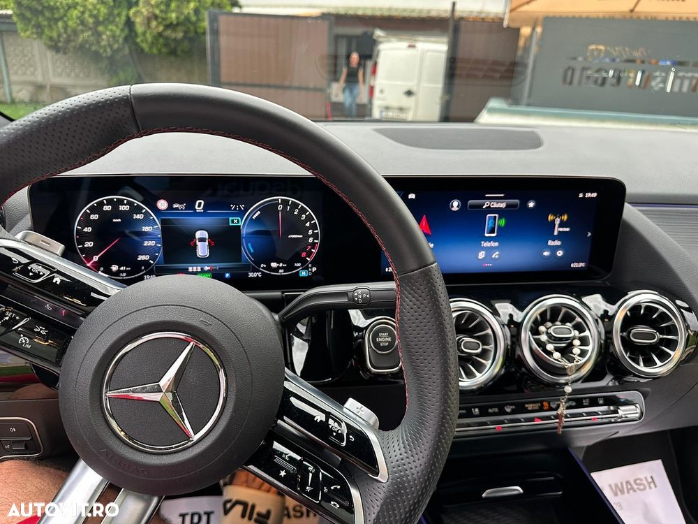 Mercedes-Benz GLA - 4