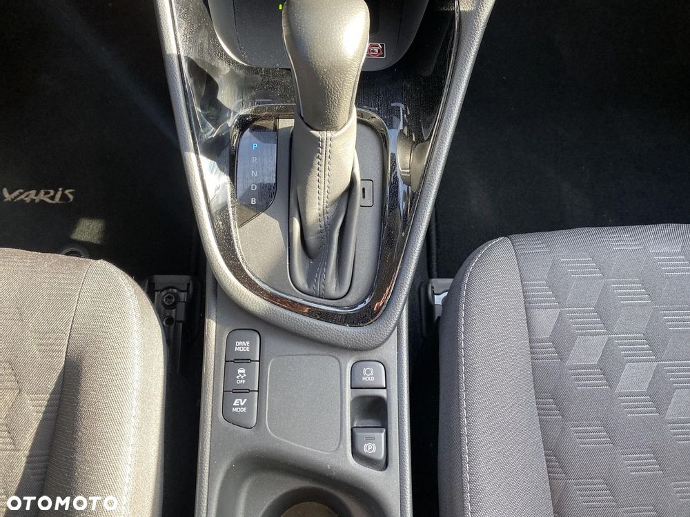 Toyota Yaris Hybrid 1.5 Style - 23