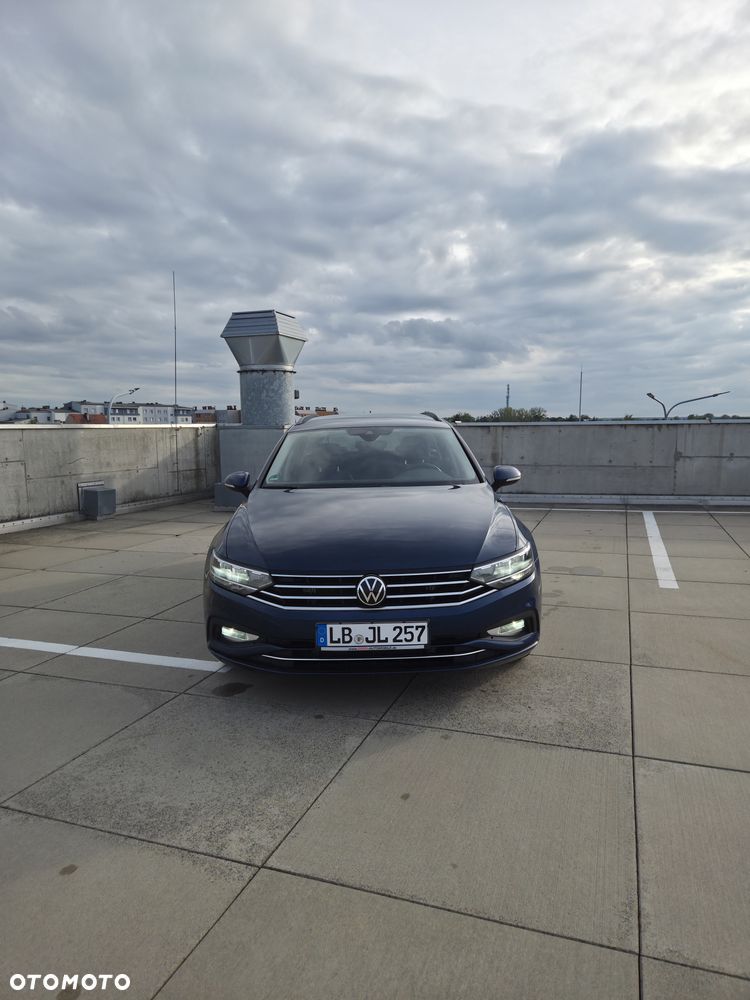 Volkswagen Passat - 19