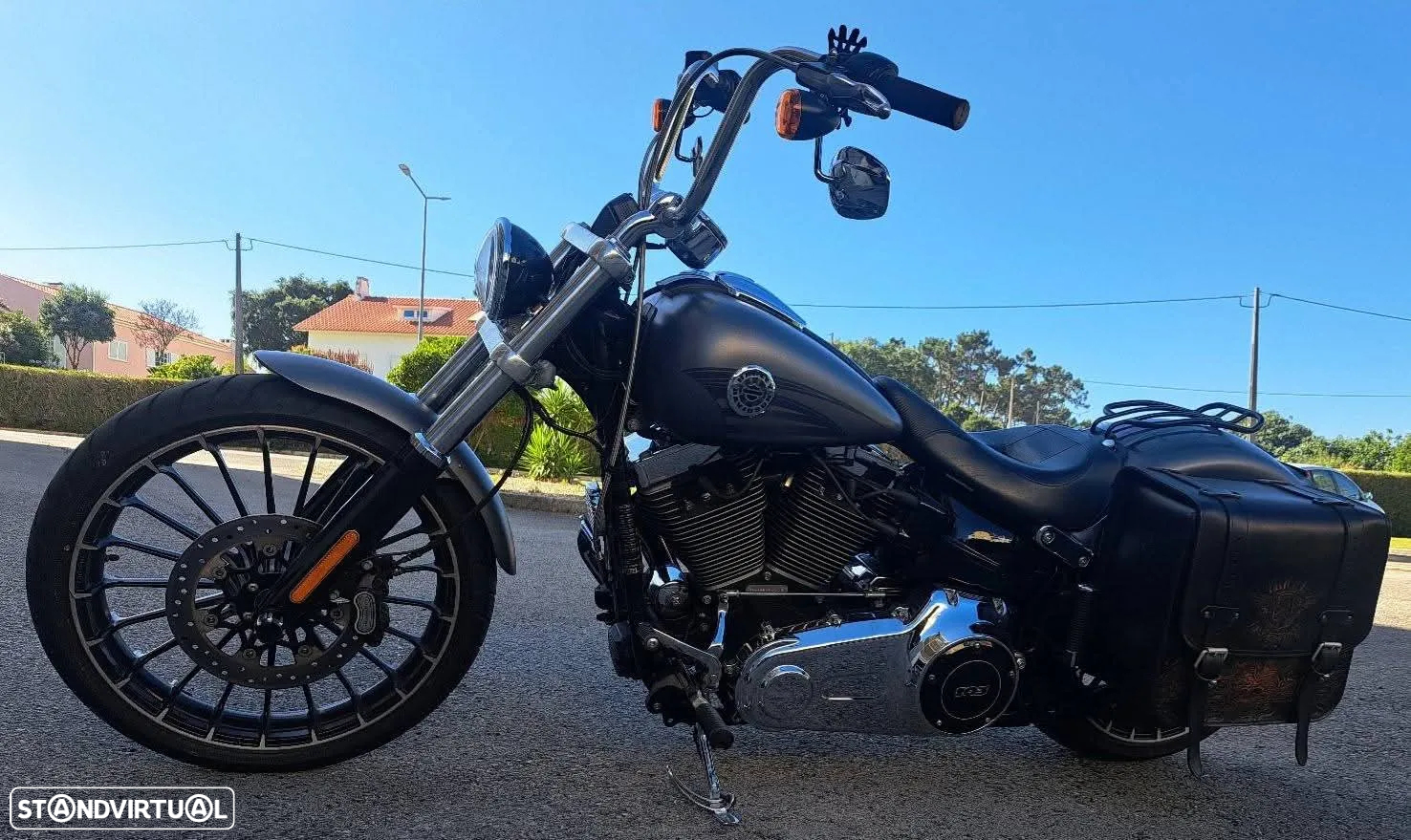 Harley-Davidson Softail Breakout - 9