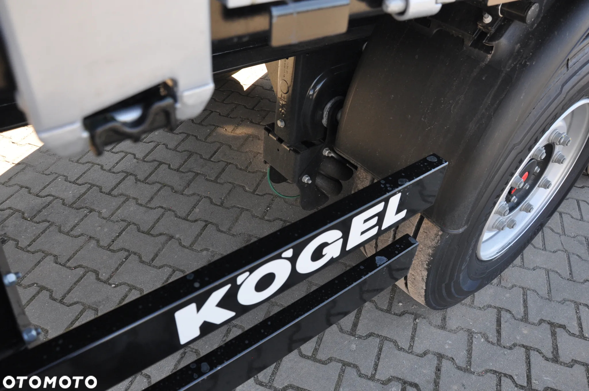 Kögel BURTOWA PODNOSZONA OŚ SAF - 19