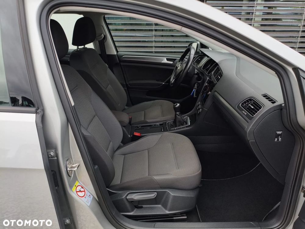 Volkswagen Golf - 18