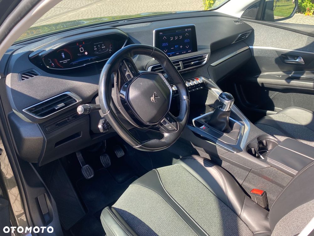 Peugeot 3008 1.5 BlueHDi Allure S&S - 26
