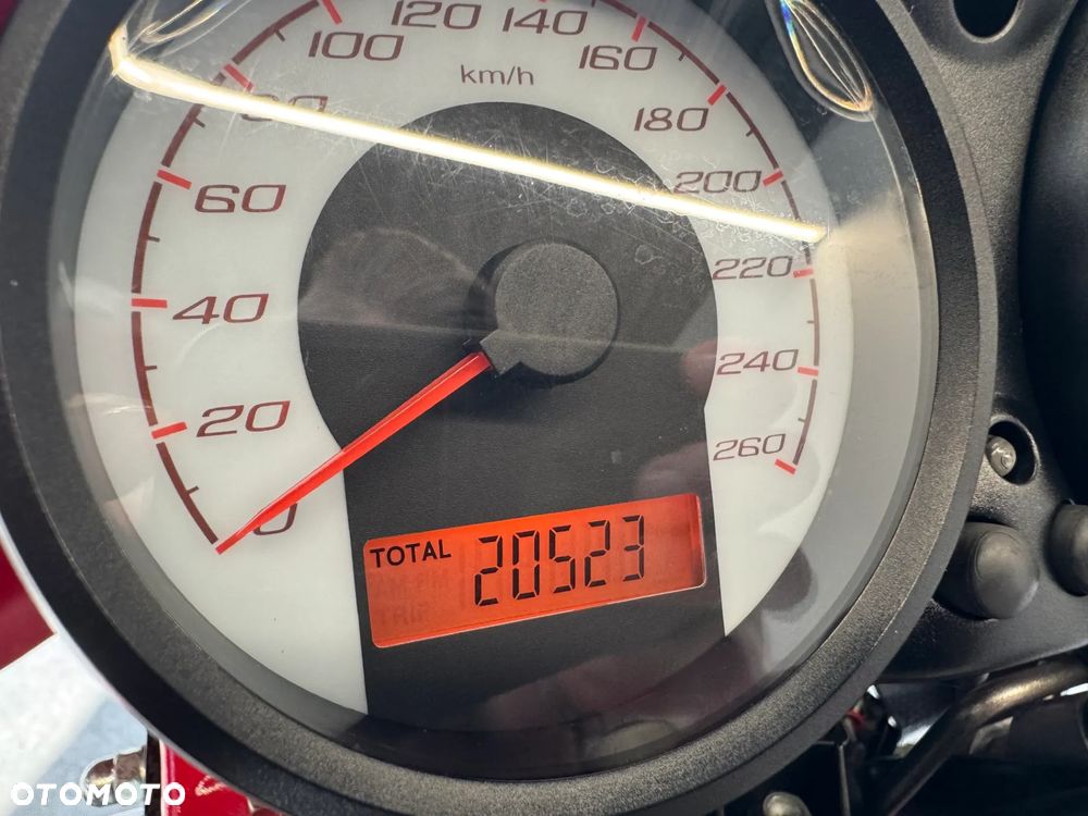 Ducati Monster - 33