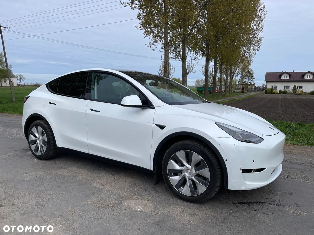 Tesla Model Y Long Range Dual Motor AWD - 27