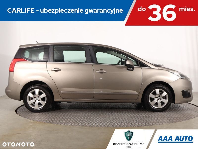 Peugeot 5008 - 8