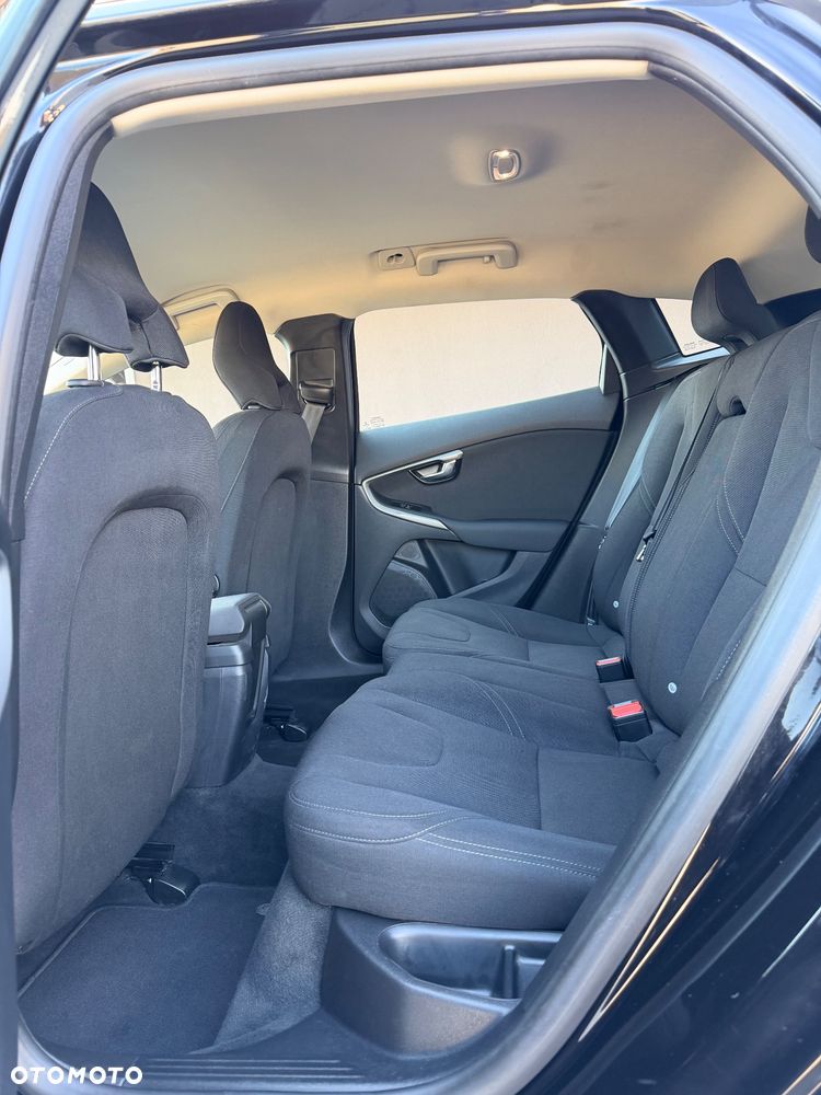 Volvo V40 D2 - 10
