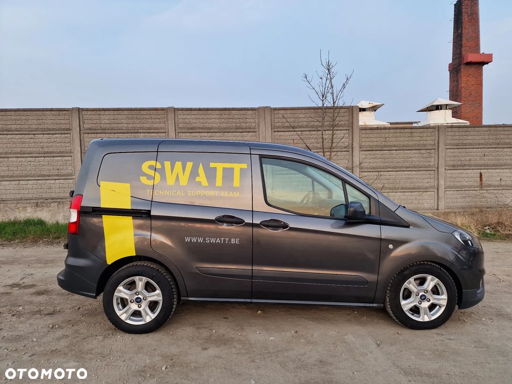 Ford Transit Courier - 4