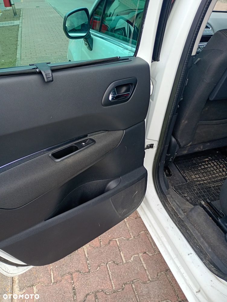 Peugeot 5008 HDI 115 Active - 8