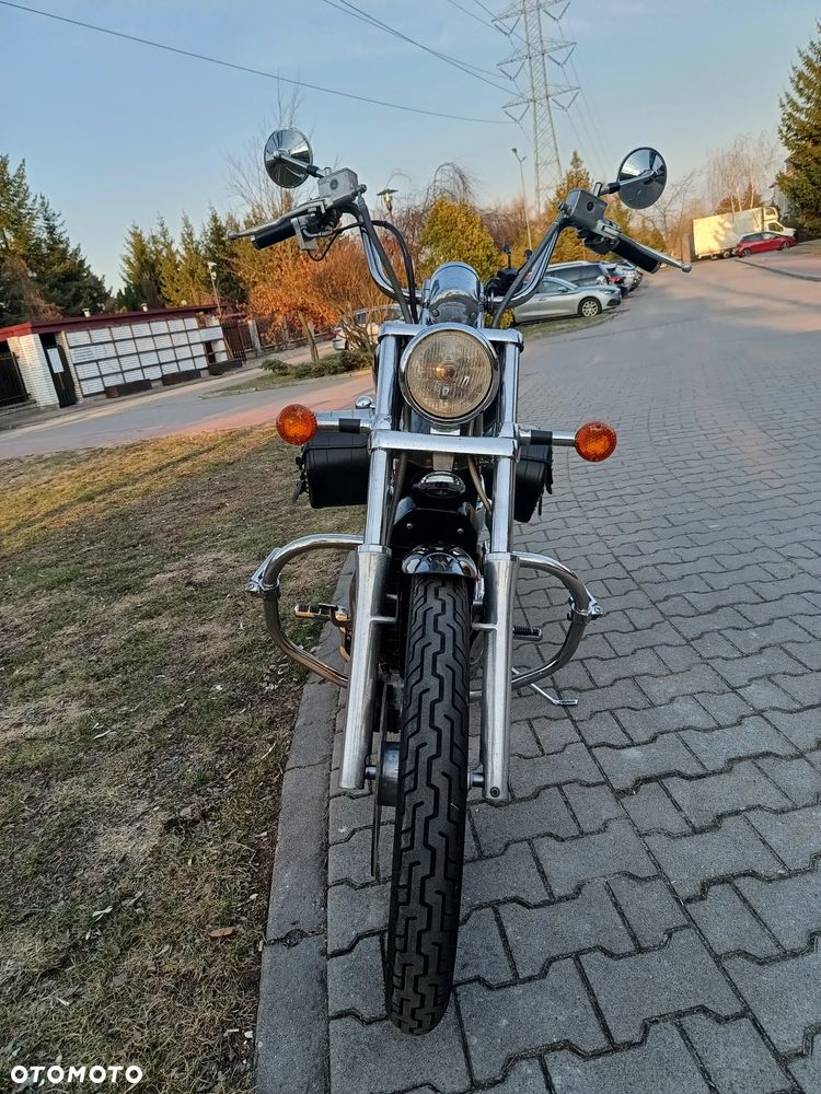 Suzuki Intruder - 3