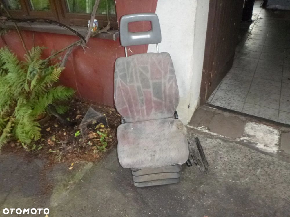 FOTEL KIEOWCY VW LT 1 ISRI - 2