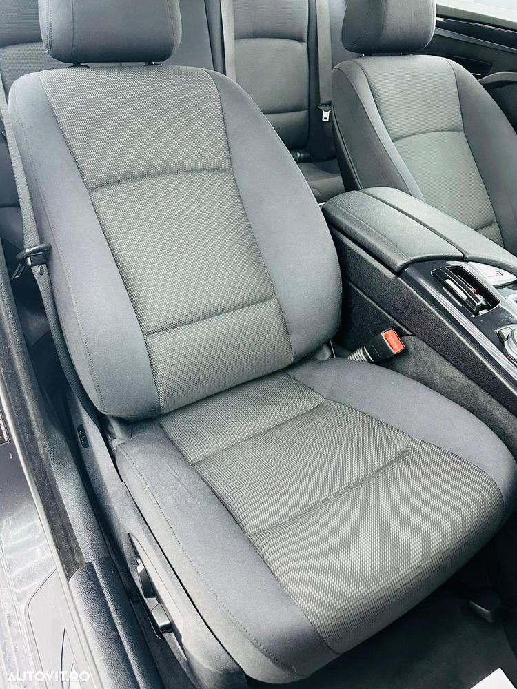 BMW Seria 5 520d Aut. Luxury Line - 23