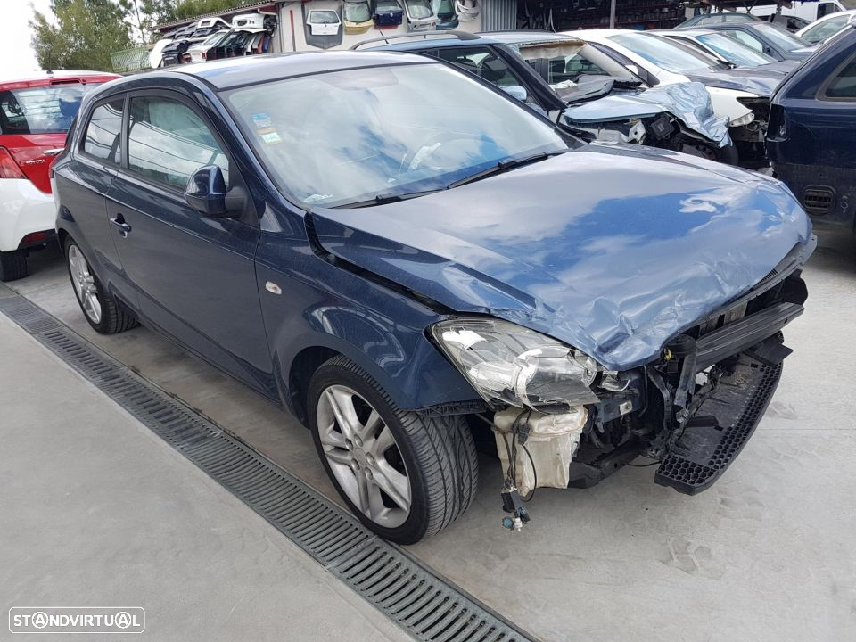 Kia Ceed S Coupe para peças - 2