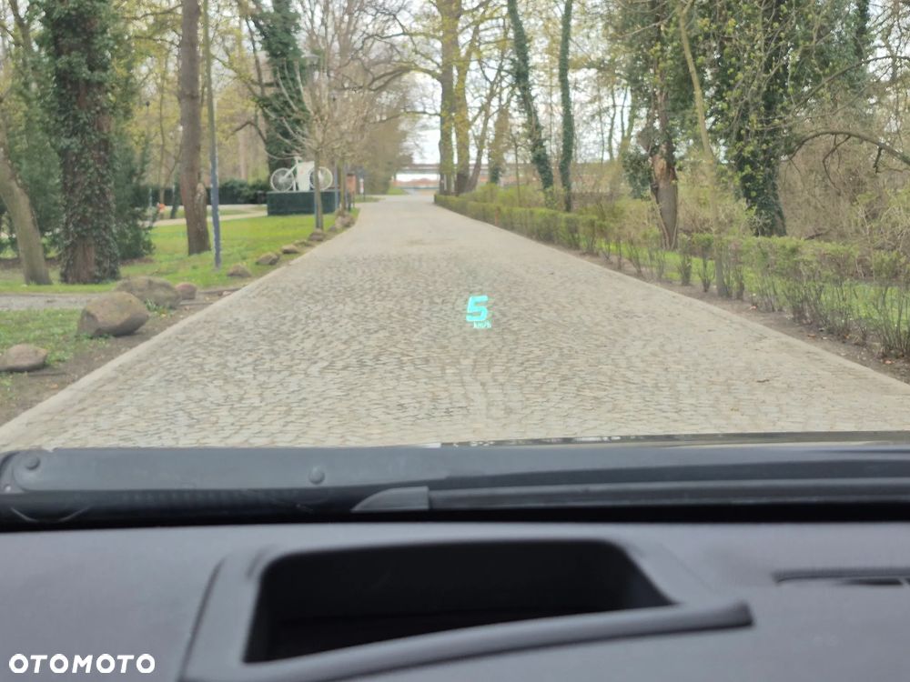 Toyota Prius (Hybrid) Executive - 22