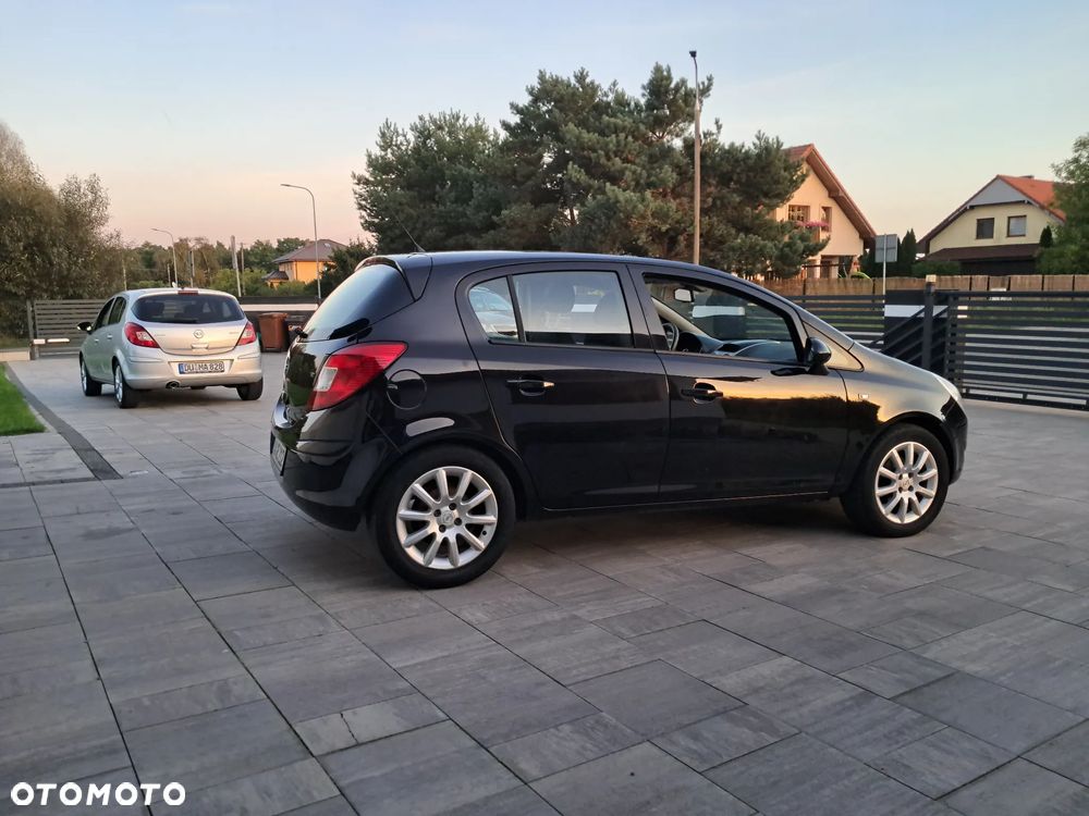Opel Corsa 1.2 16V Enjoy - 10