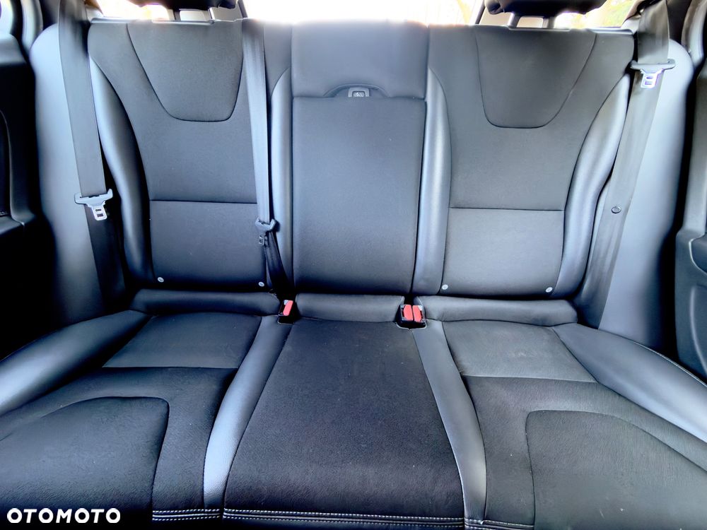 Volvo V60 D4 Geartronic Momentum - 21