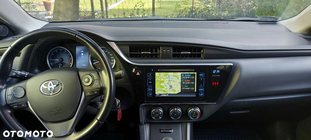 Toyota Corolla 1.6 Classic Plus - 16