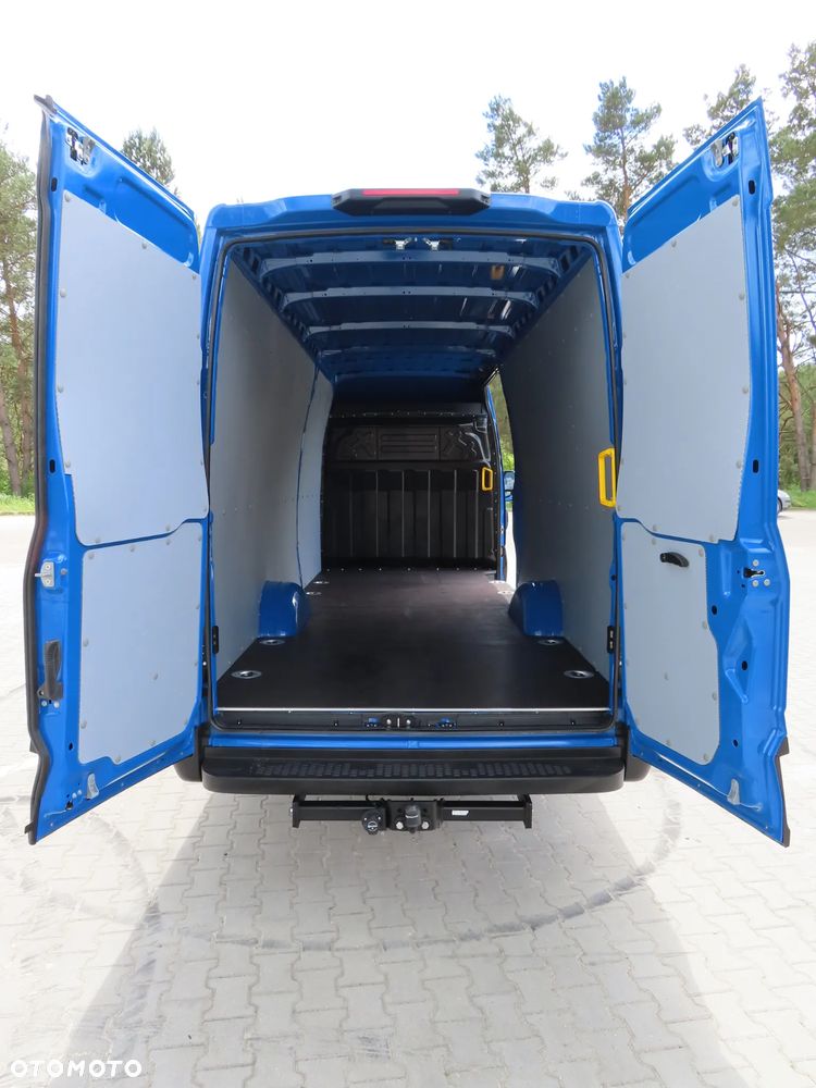 Iveco Daily 35S18 3.0 HPI 180 KM POWER Furgon Blaszak XXL 4.70 CM MAXI LONG Wysokość H2 1900 mm WZMACNIANE ZAWIESZENIE 970 Kg Ładowność HAK 3500 Kg Rozstaw Osi 4100 mm DMC 3500 Kg, WZMACNIANY Stan JAK NOWY OKAZJA DOSTEPNY I GOTOWY - 19