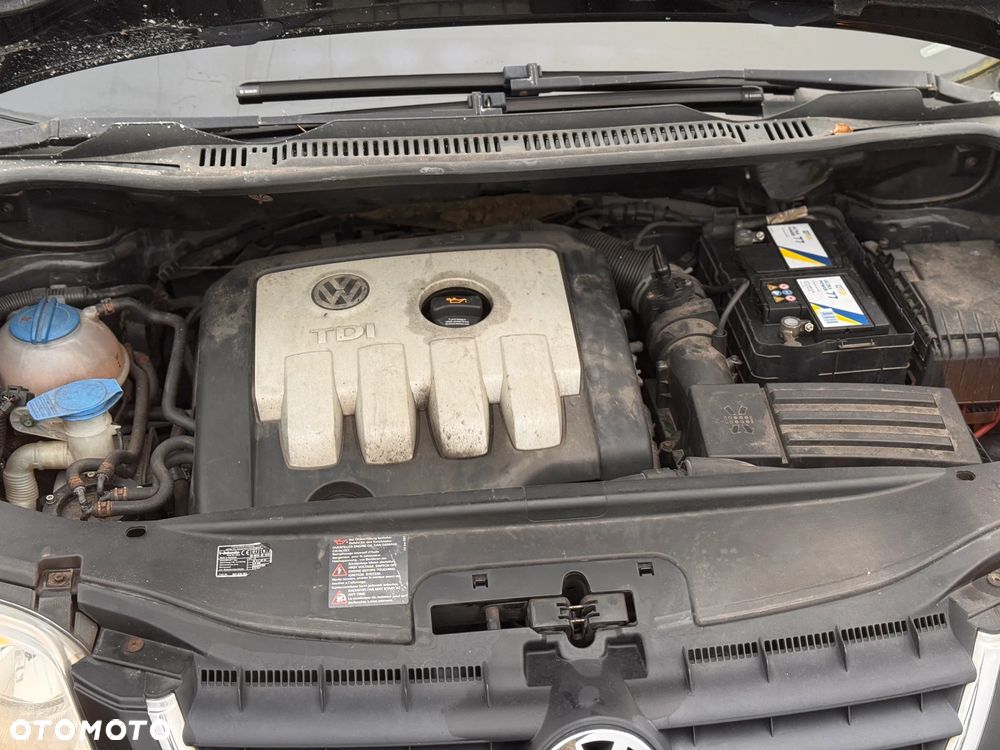 Volkswagen Touran 2.0 TDI DPF Highline - 15