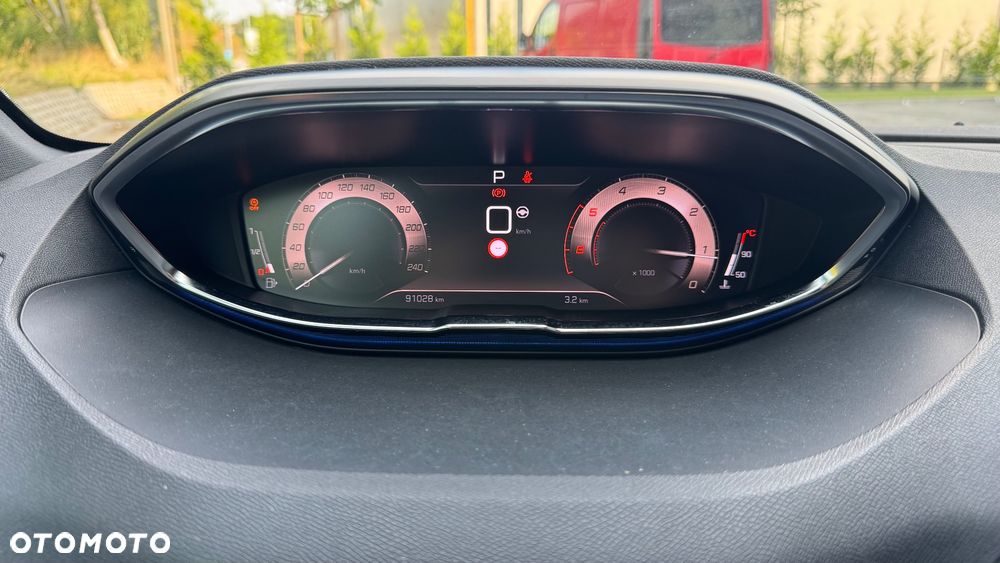 Peugeot 3008 1.5 BlueHDi GT S&S EAT8 - 17