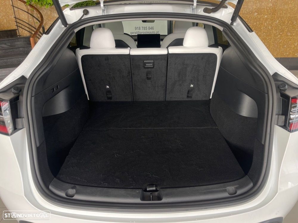 Tesla Model Y Long Range Dual Motor AWD - 8