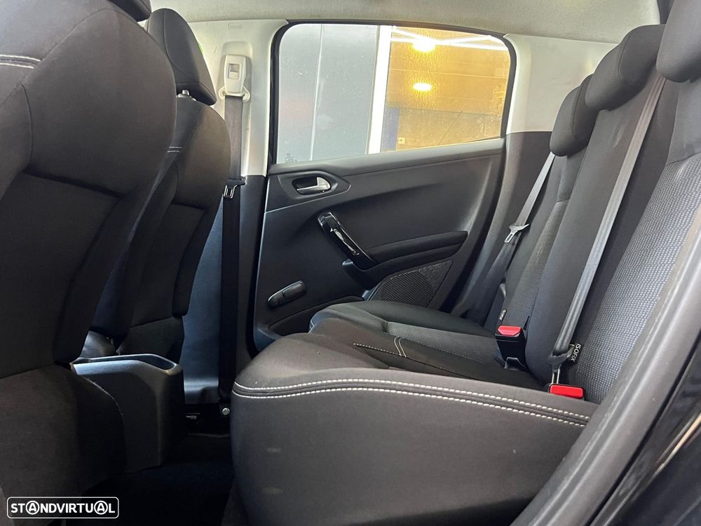 Peugeot 208 1.6 BlueHDi Allure - 12
