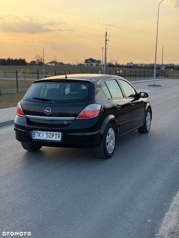 Opel Astra 1.9 CDTI Edition - 4