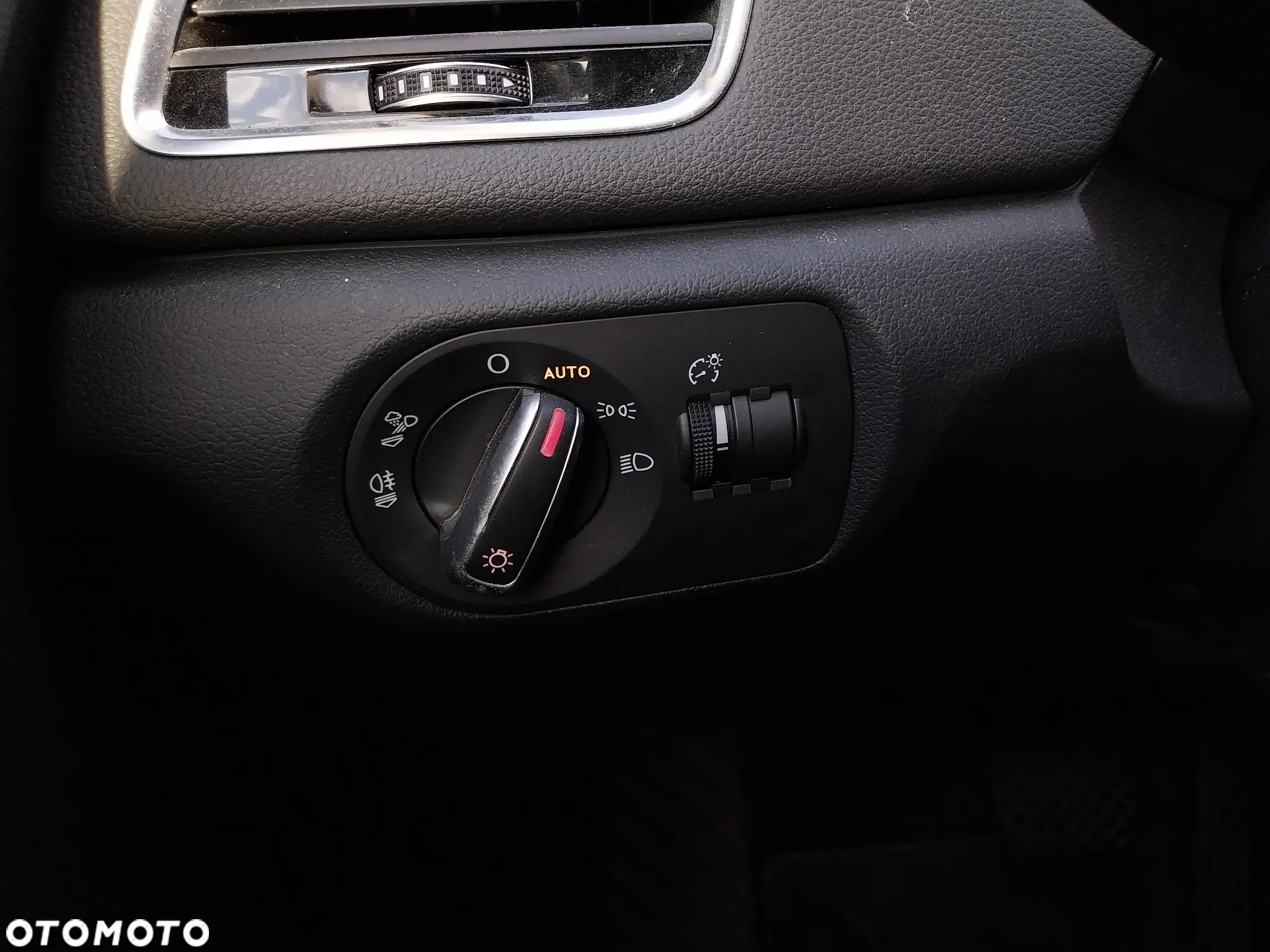 Audi Q3 2.0 TDI S tronic - 24